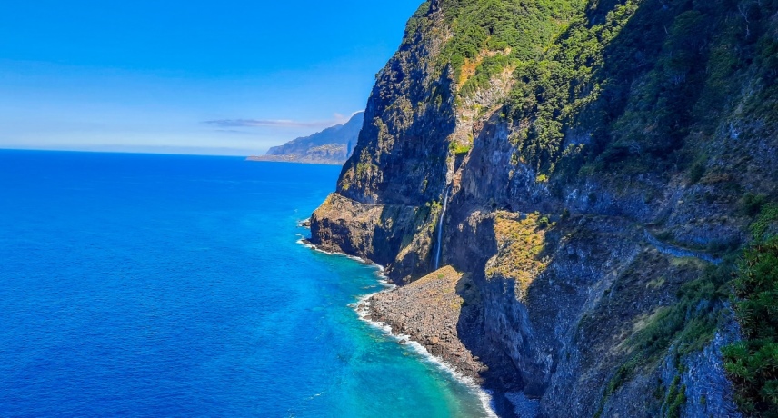 Which part of Madeira is the best - West, véu da noiva waterfall - Cópia Which part of Madeira is the best - West, véu da noiva waterfall - Cópia